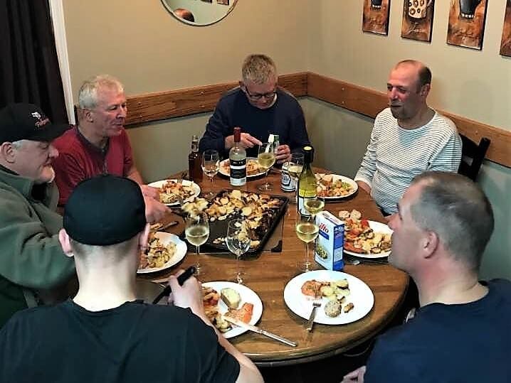 %Fiskerejser efter Laks, ørred og stør% fiskerejser efter Laks, ørred og stør Afslutnings middag med friksfanget sølv laks
