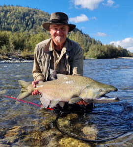 fiskerejser efter Laks, ørred og stør Fishing trip and fishing adventure in Chilliwack after salmon and sturgeon with fly fishing 63